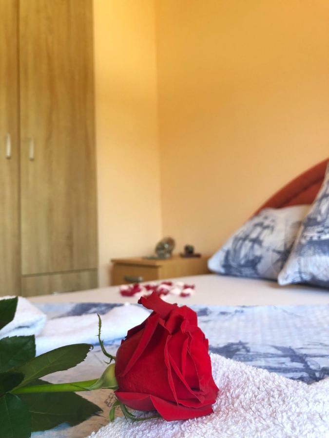 Apartments Simic Каменари Екстериор снимка