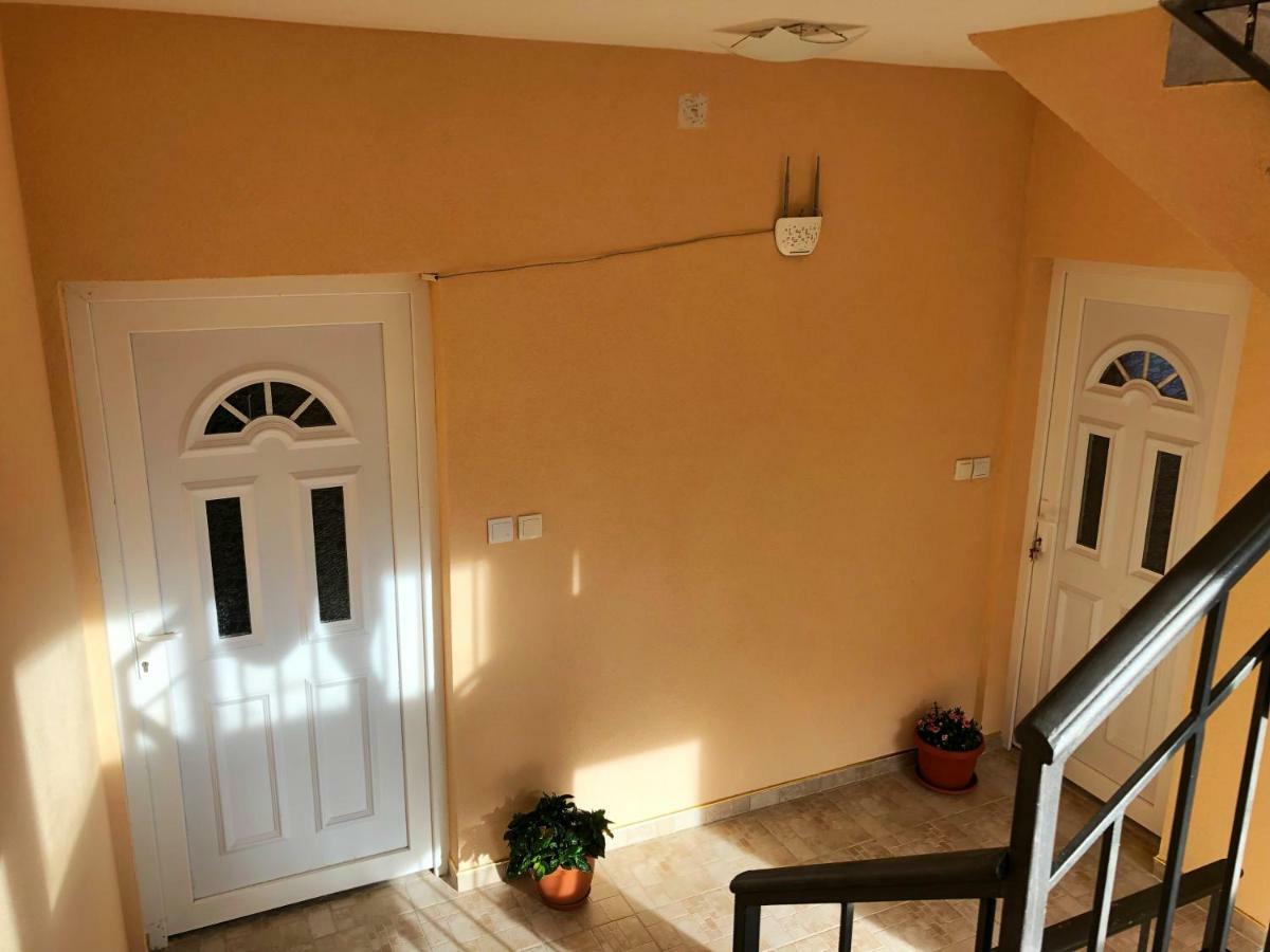 Apartments Simic Каменари Екстериор снимка